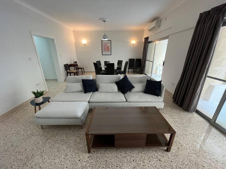 Seaview 3 Bedroom Apartment In Sliema Eksteriør billede